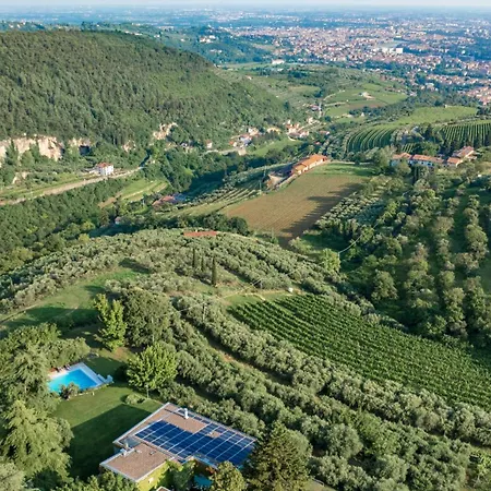 Villa Degli Ulivi 8, Emma *