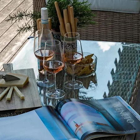 Degli Ulivi 8, Emma Villa Verona