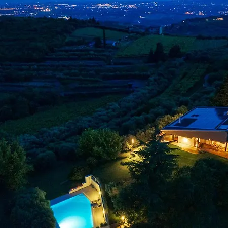 Degli Ulivi 8, Emma *