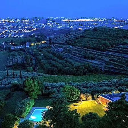 Villa Degli Ulivi 8, Emma